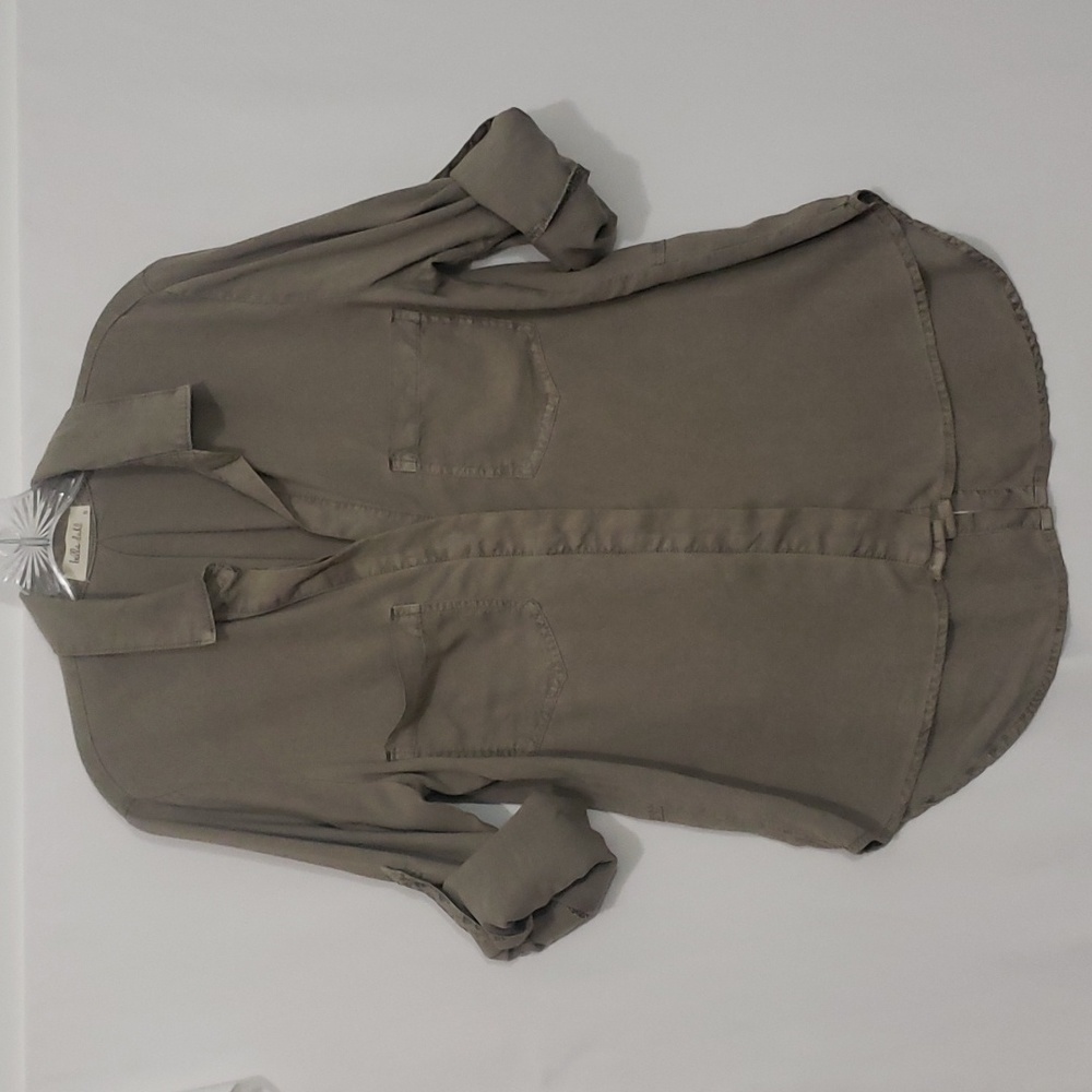 Bella Dahl V-neck Button Front Roll Tab Sleeve Khaki Size S - Picture 2 of 8